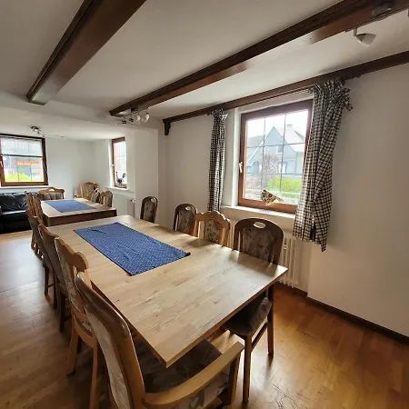 Detached House 50m From Lift بيت للعطل *