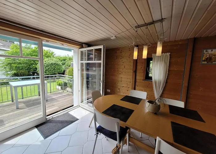 Detached House 50m From Lift *